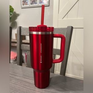 Stanley x Starbucks red holiday US 40 oz tumbler